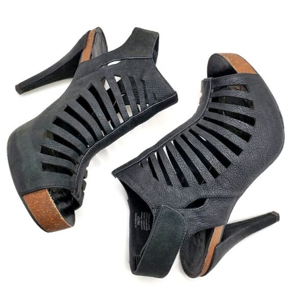 Vince Camuto Black Nubuck Leather Caged Open-Toe Sling-Back High Heel Sandals - Picture 9 of 15